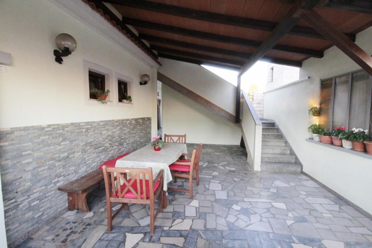 Apartments Zambratija With Sea View מראה חיצוני תמונה